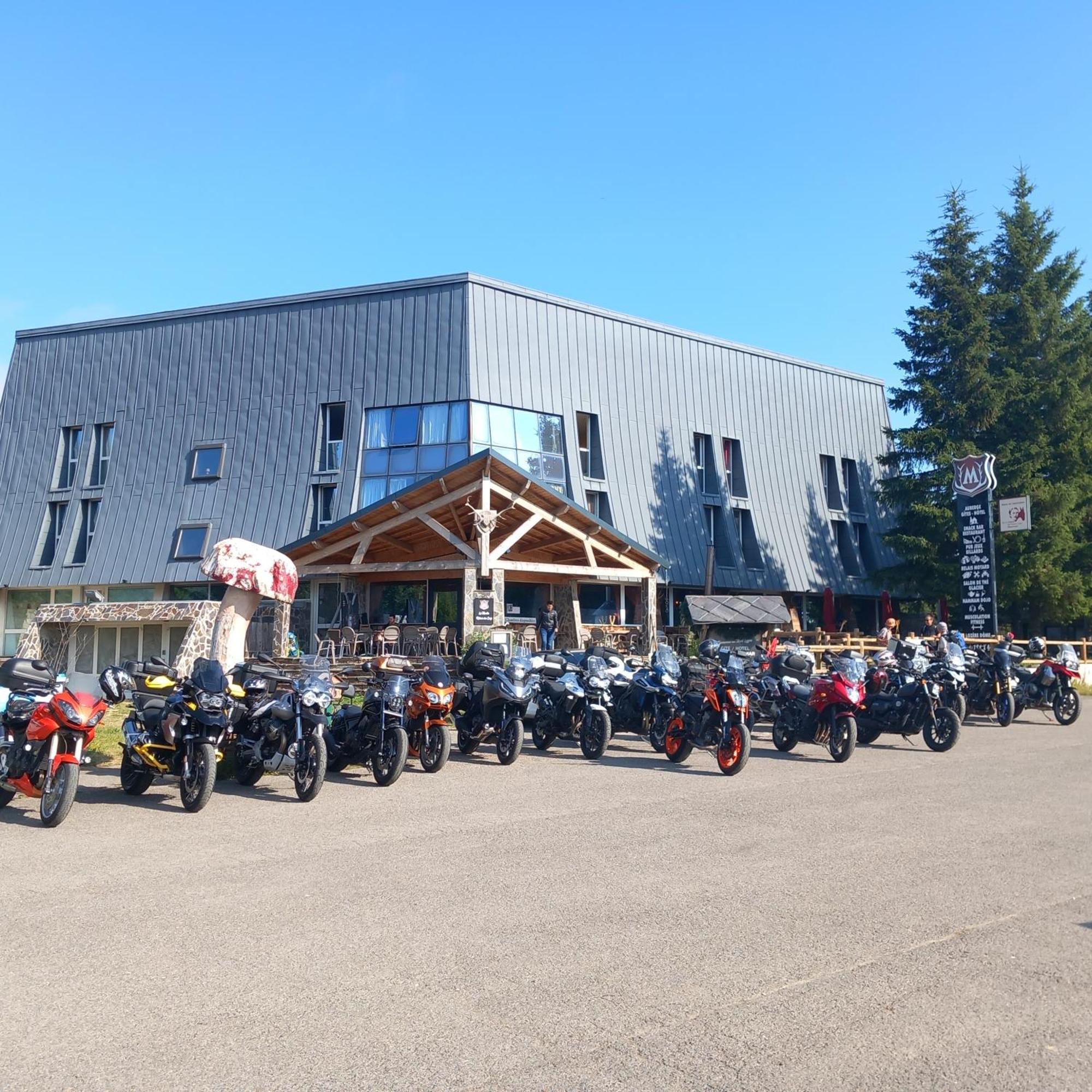 Montlo Relais Des Cerfs Hotel Cubieres ภายนอก รูปภาพ